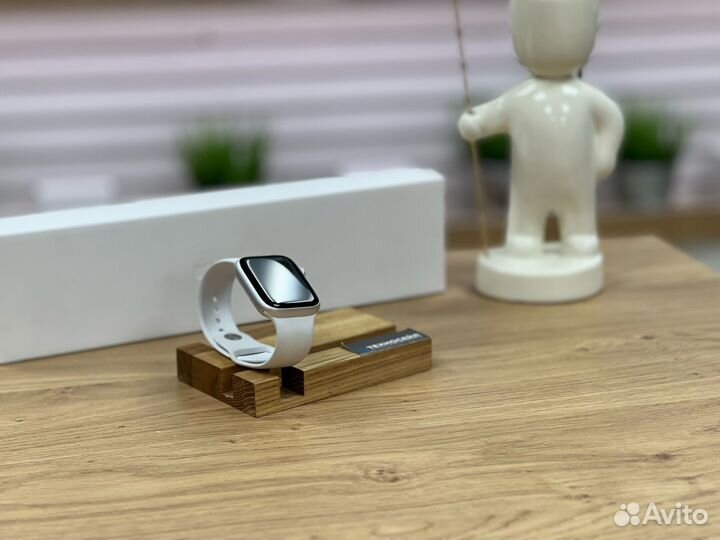 Apple Watch s8 45mm Silver