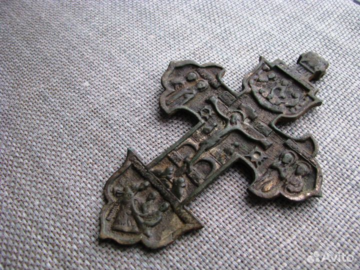 Старинный огромный наперстный крест-распятие