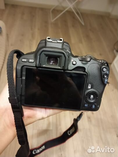Canon EOS 200D EF-S 18-55 IS STM Kit