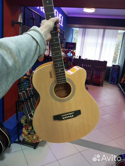 Гитара Elitaro E4010C-N