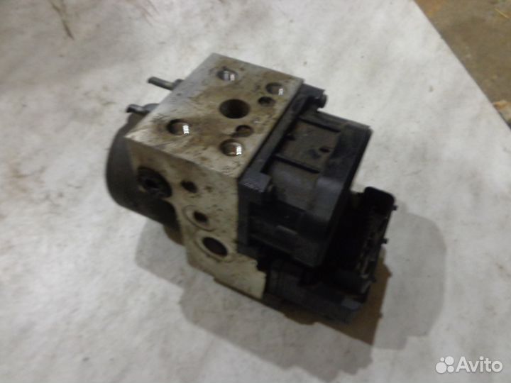 Nissan Wingroad 2002г Блок ABS б.у