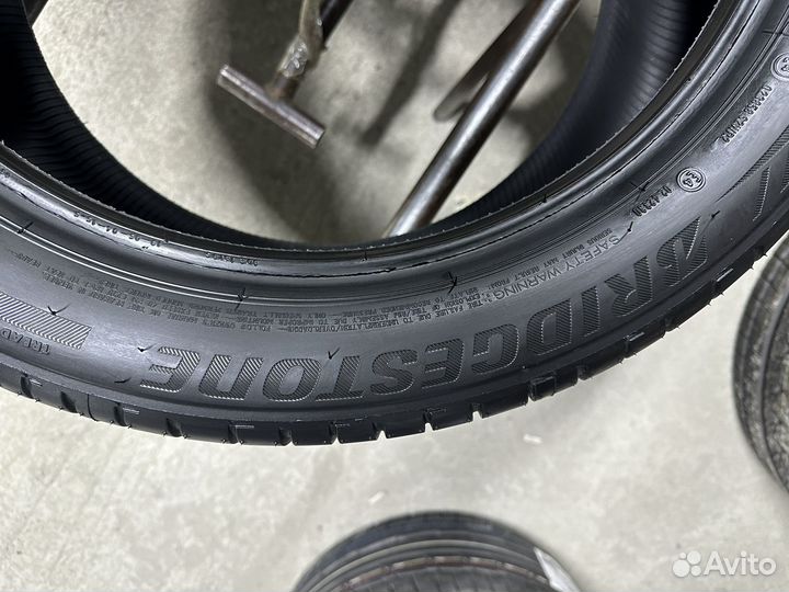 Bridgestone Potenza S001 245/45 R19 и 275/40 R19 Y