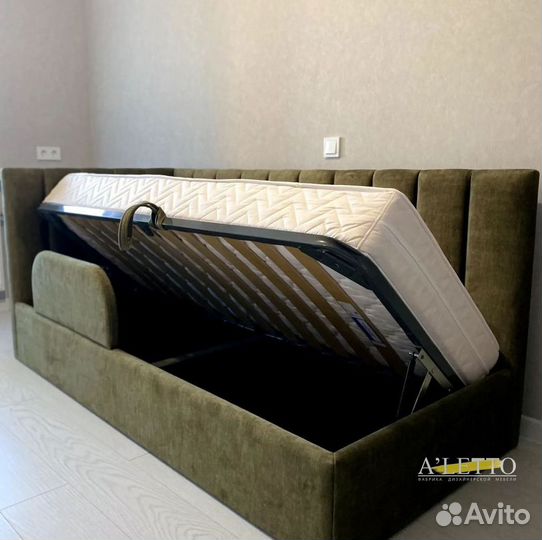 Детская кровать с подъемным механизмом