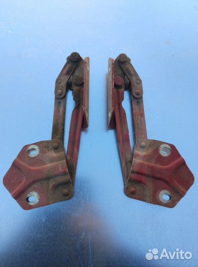 Петли капота Volkswagen Caddy 2004-2015