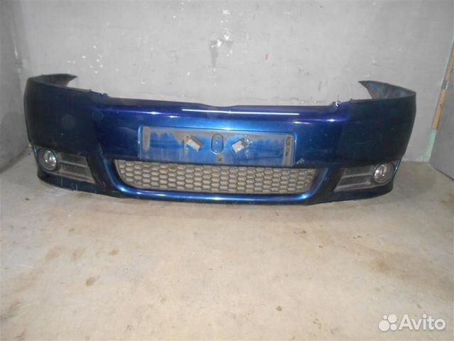 Бампер передний от Toyota Corolla Verso 2004