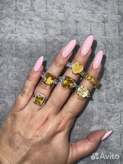 Кольца с цирконами, муассанитами