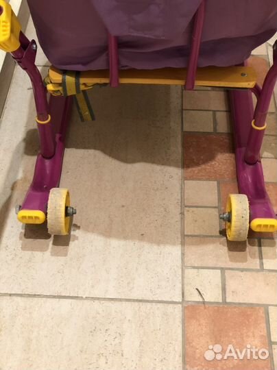 Детские зимние санки с колесами и подстилкой