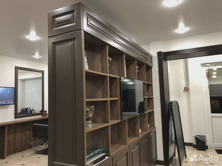 Мебель для салона красоты, стойки в салон красоты