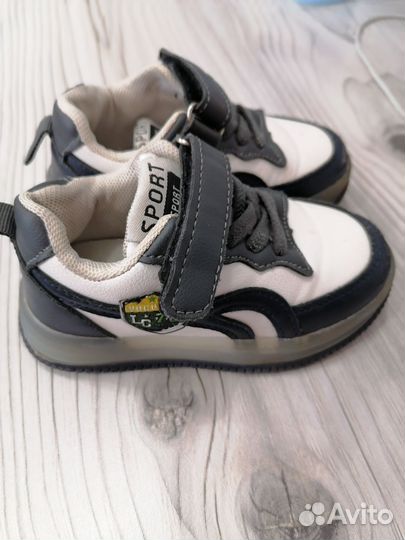 Кроссовки детские