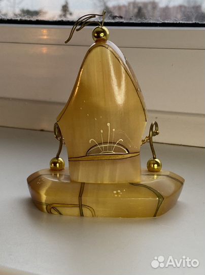 Часы из селенита