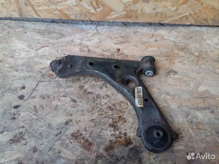 Рычаг передний правый Opel Corsa D 2006-2015