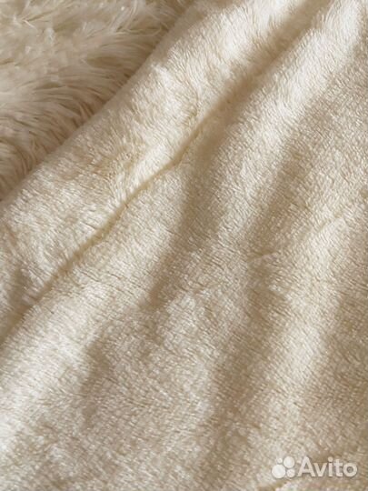 Пледы и покрывало