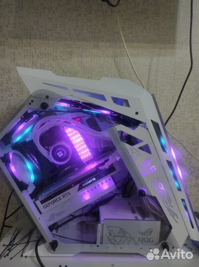 Мощный компьютер в белом стиле ROG