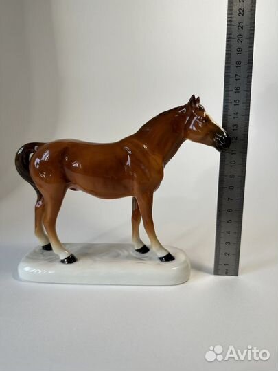 Фарфоровая статуэтка лошади, германия
