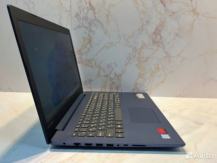 Ноутбук Lenovo 330-15IKB. Core i5