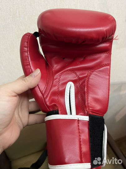 Боксерские перчатки 10 oz