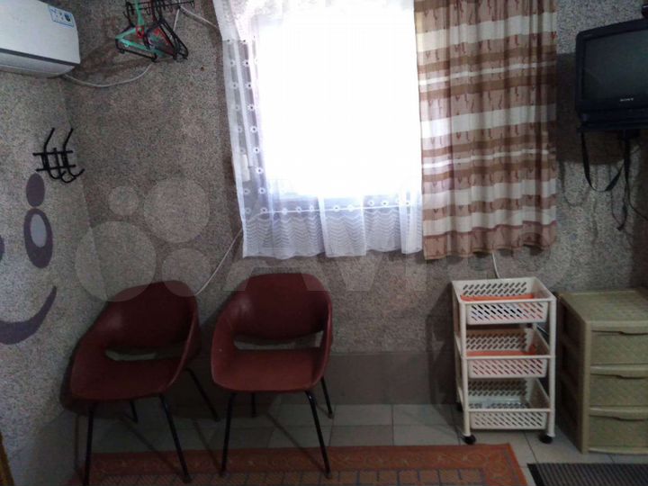 Комната 12 м² в 6-к., 1/2 эт.