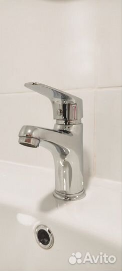 Раковина на ножке