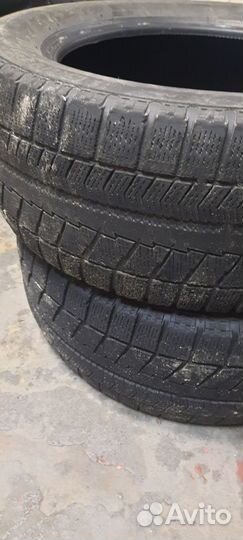 Bridgestone Blizzak VRX 215/55 R16