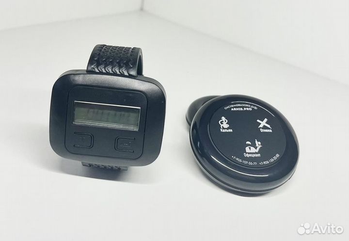 Часы и кнопки вызова официанта в ассортименте