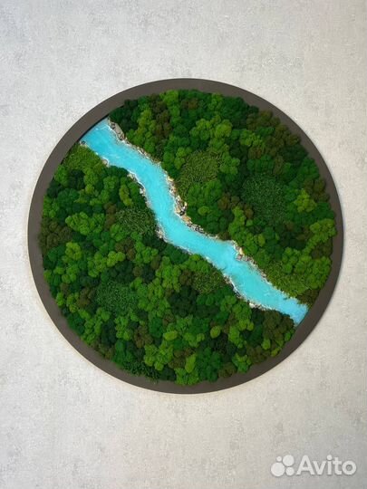 Панно из стабилизированного мха и эпоксидной смолы круглое