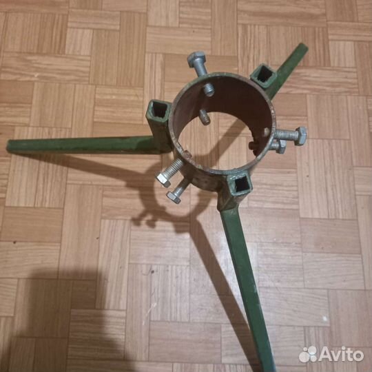 Подставки под елку