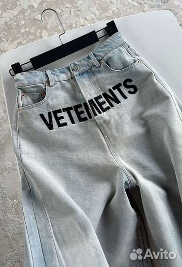 Джинсы Vetements широкие