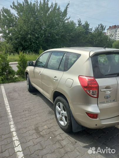 Toyota RAV4 2.0 AT, 2006, 220 000 км