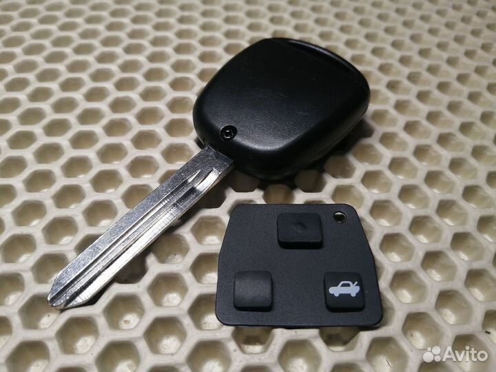 89071-0D03 Toyota чип ключ 2 кнопки