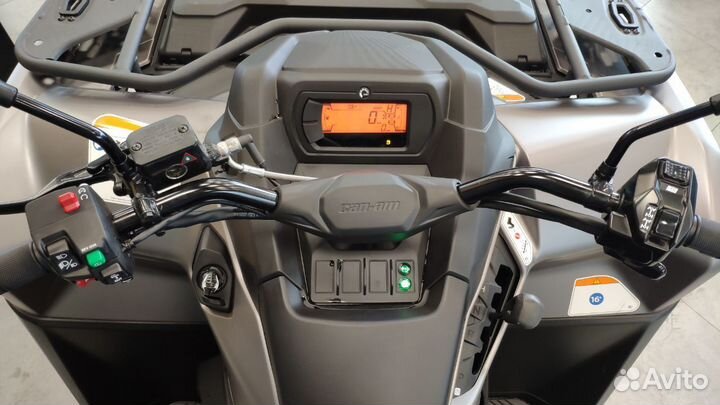 Квадроцикл BRP Can-Am Outlander MAX XT 700