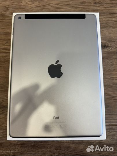 iPad (5-го поколения) 2017 32GB Space Gray