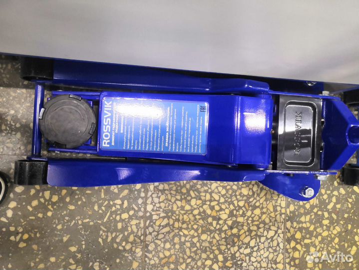 Домкрат подкатной гидравлический на 3.5 тонны