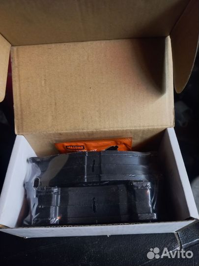 Тормозные колодки передние