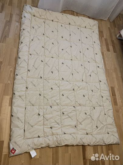 Одеяло из верблюжьей шерсти 140х205