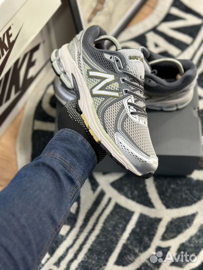 Кроссовки New balance 860 v2