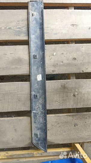 Молдинг задней правой двери Гранта лифтбек