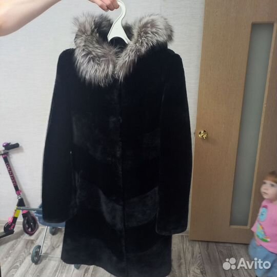 Шуба мутоновая с капюшоном 46
