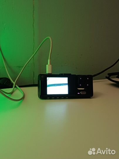 Видеорегистратор с 3 камерами