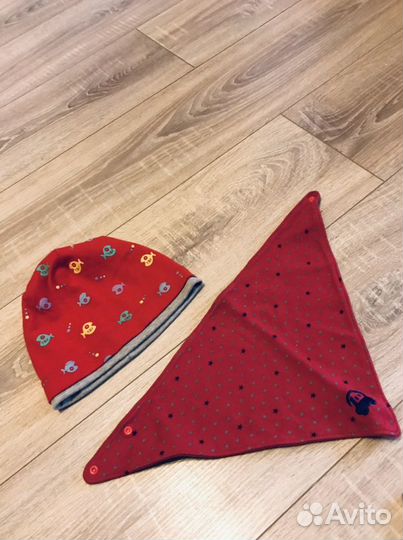 Шапка с шарфом детская