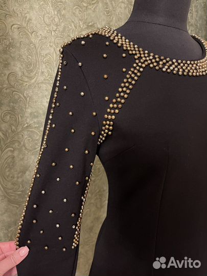 Платье с бусинами