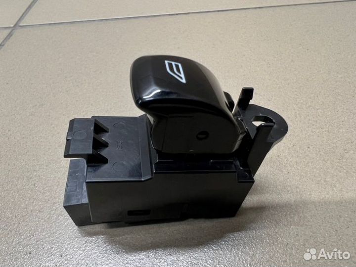 Кнопка стеклоподъемника Volvo Xc90 80 тыс.км. 2.0