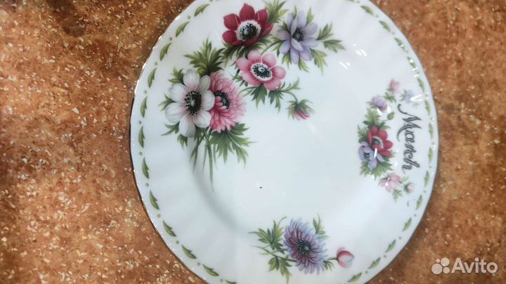 Чайная пара Royal Albert Март 1970 г. 12 месяцев