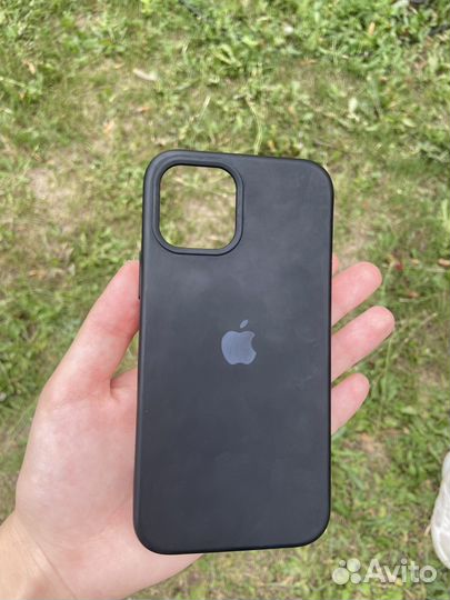 Чехол на iPhone 12