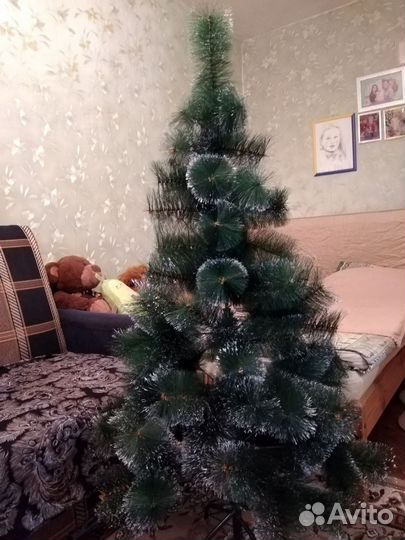 Елка искусственная (сосна) 1,4 м+гирлянда