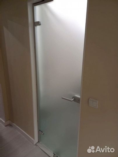 Стеклянные двери на заказ