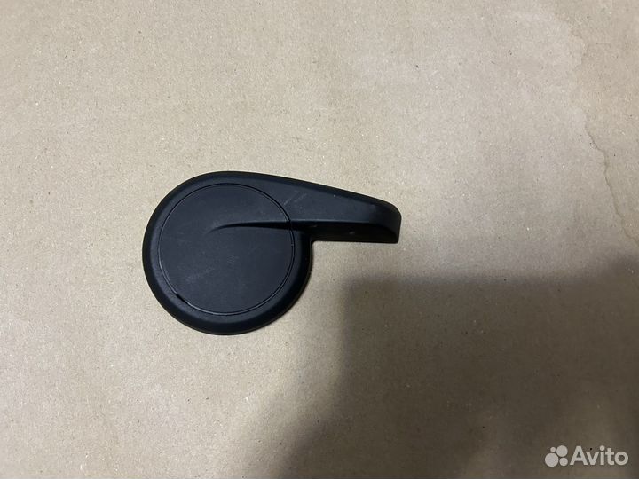 Ручка регулировки сидения правая Opel Astra J