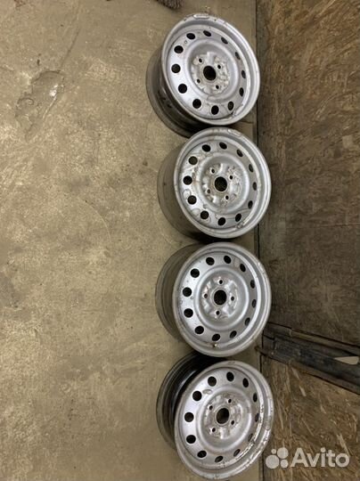 Автомобильные диски r15