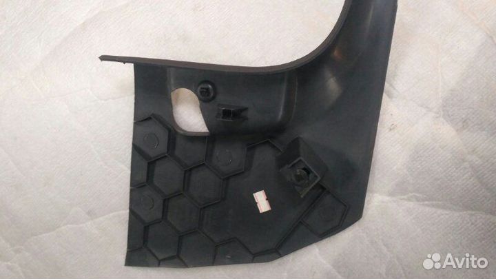 Внутренняя обшивка порога передняя левая