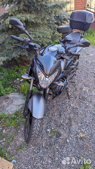 Мотоцикл Bajaj NS 200