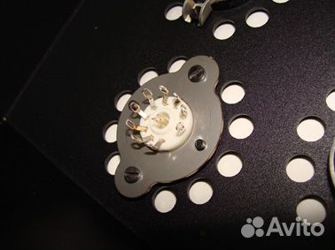 Крепеж для ламповых панелей в ламповый усилитель